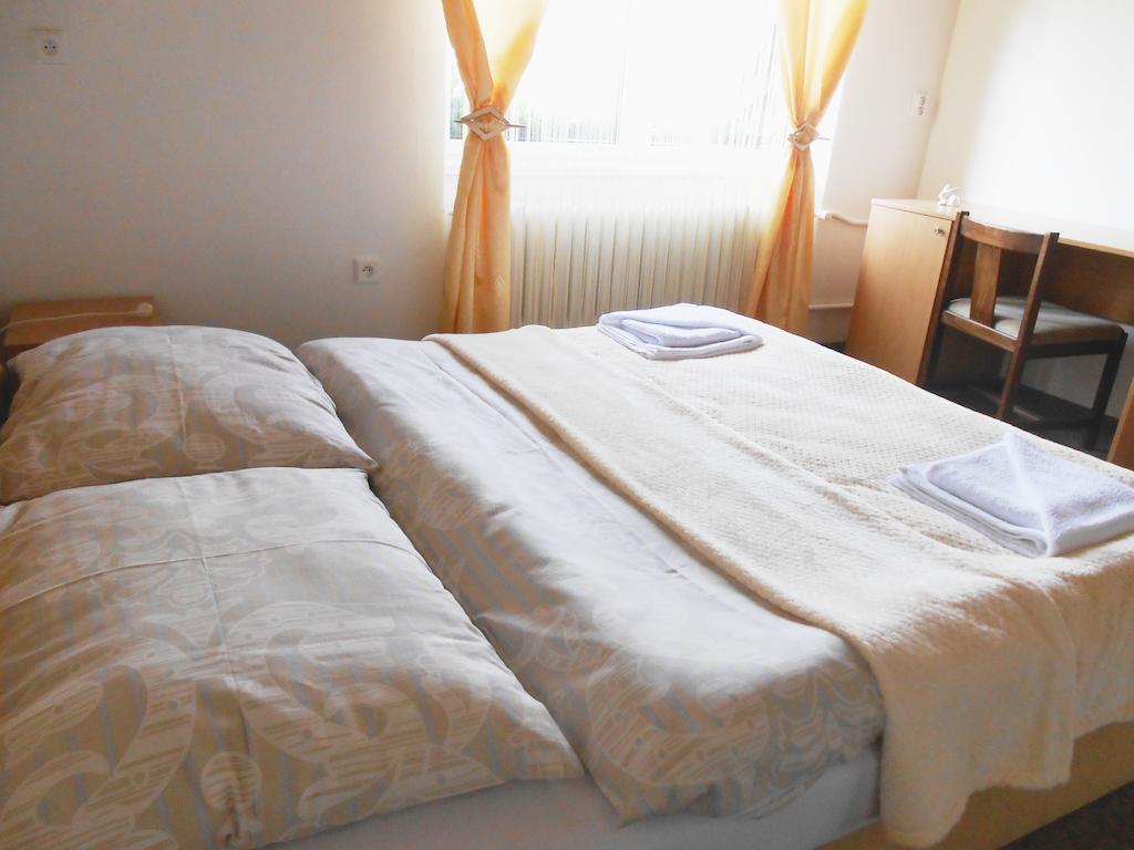 White Rabbit Hall Hotell Poděbrady Rom bilde